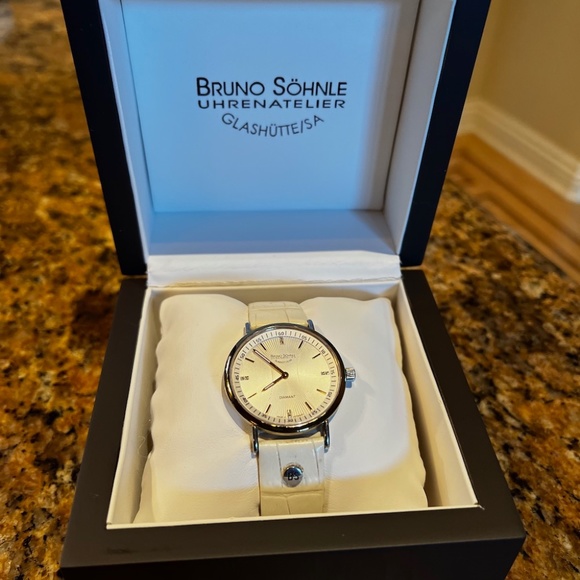 Bruno Söhnle German Watch Flamur with Diamonds - Picture 9 of 9